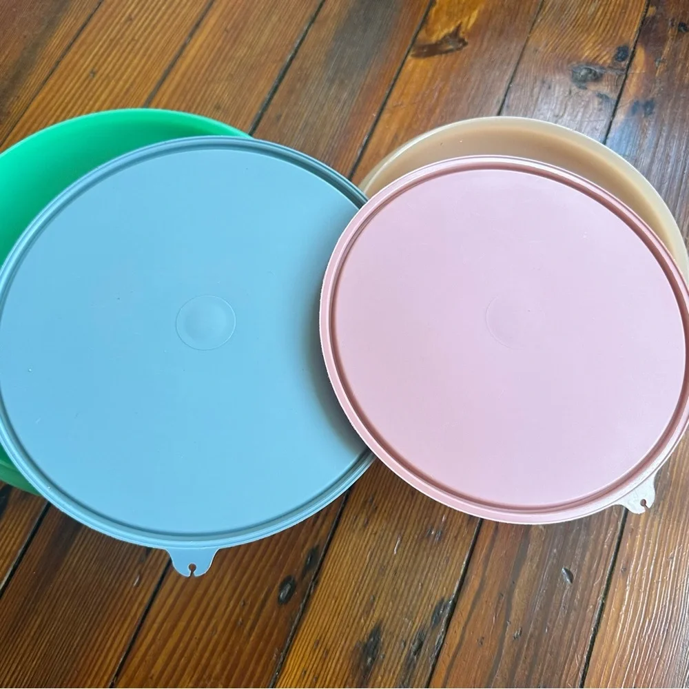 Vintage Tupperware bowls w lids opaque pastel set